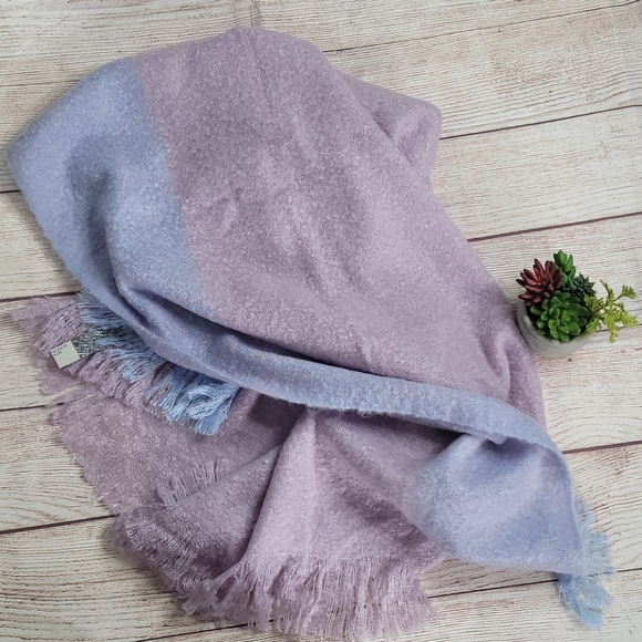 14th & Union fringe blue and purple scarf/wrap NWT - Picture 3 of 9